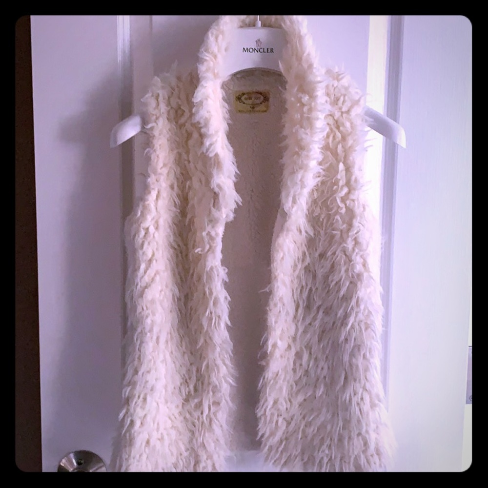 Joyfolie Cream Faux Fur Belinda Vest size 10